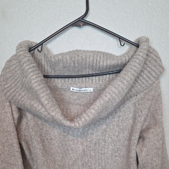 Abercrombie & Fitch Tan Cowl Neck Sweater Lg - Picture 2 of 8